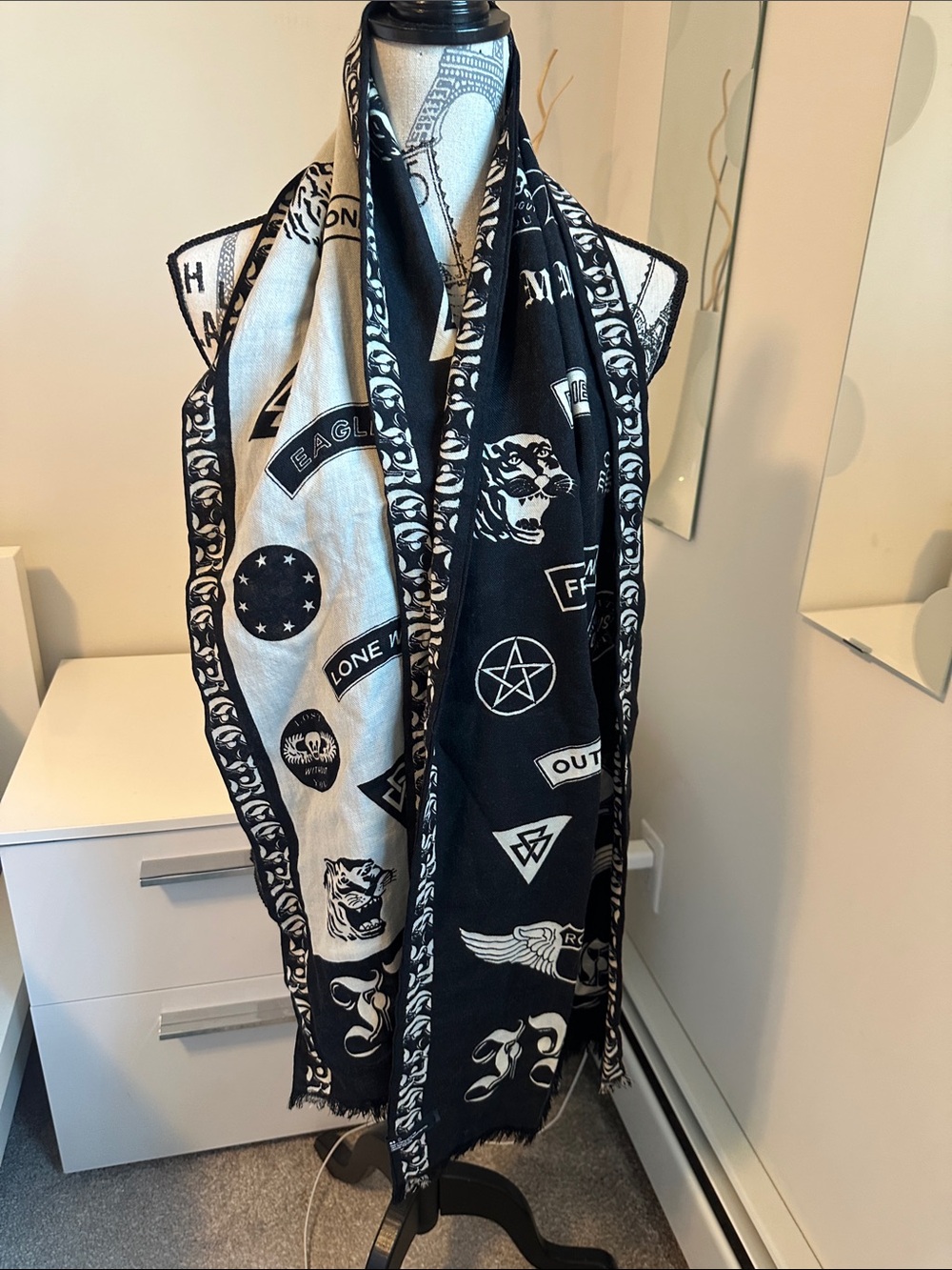 Aritzia Wilfred Free 100% wool scarf 72" EUC